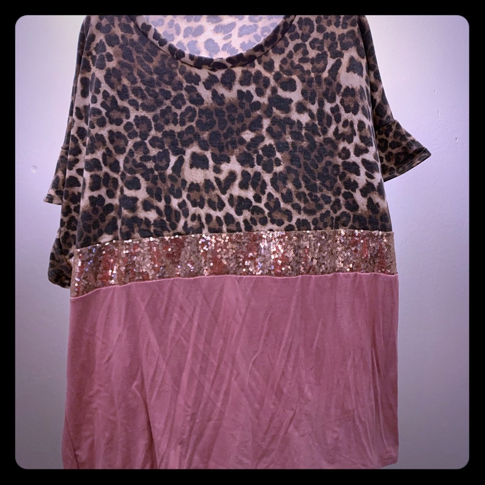 Leopard and rose gold top